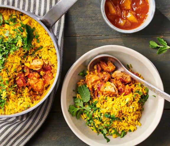 C:\Users\u00g2y4\AppData\Local\Microsoft\Windows\INetCache\Content.Word\556-Gele-rijst-Kruidige-kip-Biryani-met-gele-rijst-en-koriander.jpg